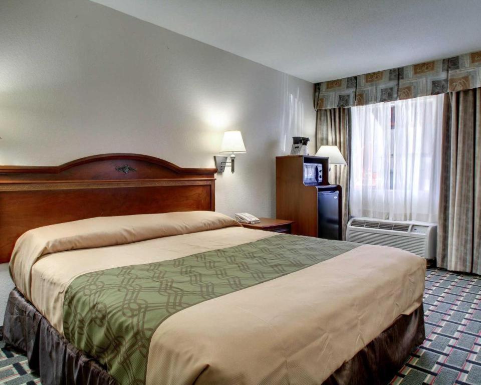 Econo Lodge Meridian Esterno foto