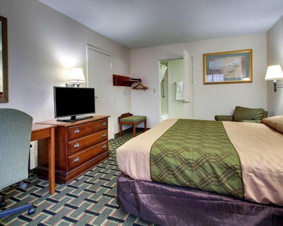 Econo Lodge Meridian Esterno foto