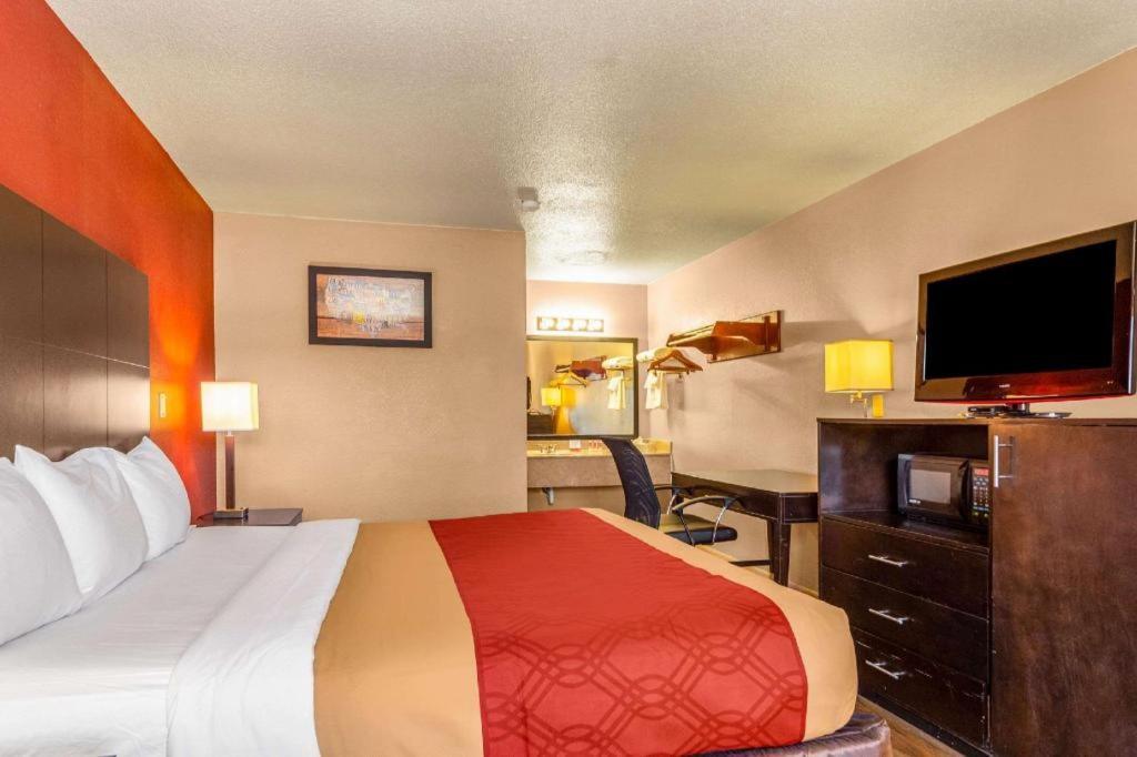 Econo Lodge Meridian Esterno foto