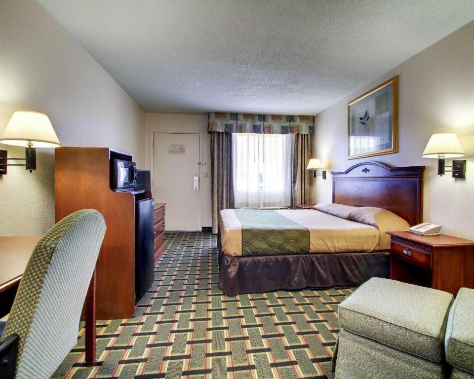 Econo Lodge Meridian Esterno foto