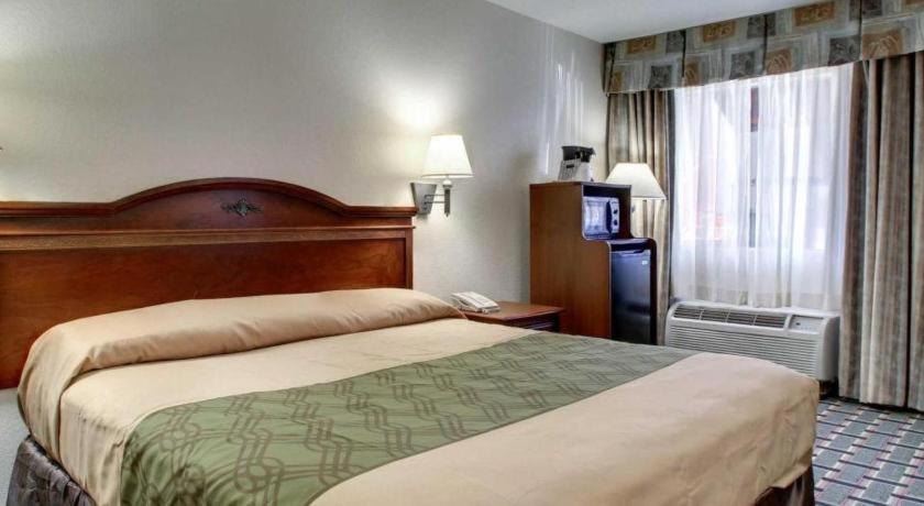 Econo Lodge Meridian Esterno foto
