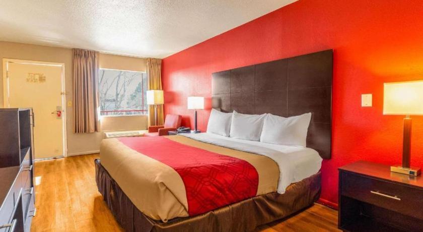 Econo Lodge Meridian Esterno foto